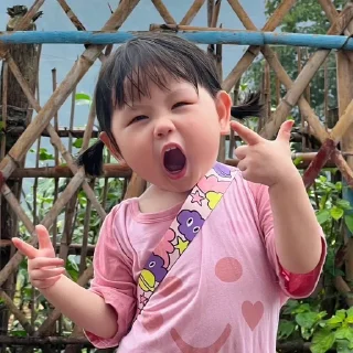 Video sticker 😲 bocilll