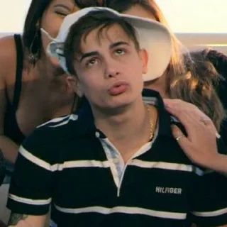 Video sticker ⭐️ notri-hariel • @sticbot