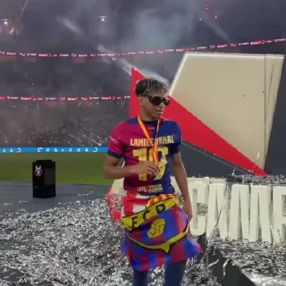 Video sticker 🪢 ˛𝗦𝘁𝗶𝗰𝗸𝗲𝗿 𝗰𝗵𝗮𝗻𝗻𝗲𝗹 @NKNNN | @YGFbot