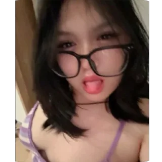 Video sticker 🫥 mee