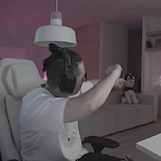 Video sticker 🕺 Движухи :: @fStikBot