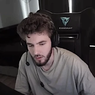 Video sticker 🤔 Движухи :: @fStikBot