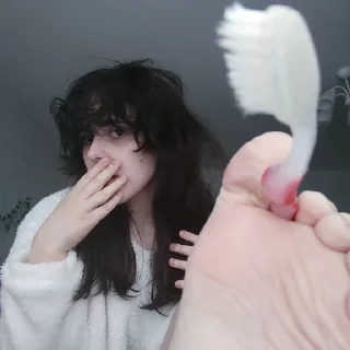 Telegram sticker 🪥 дура