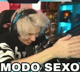 Video sticker 😏 NewXd