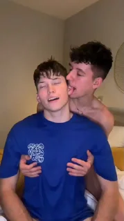 Video sticker 🤩 @xgaytv @TgEmojis_bot