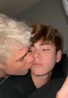 Video sticker 🤩 @xgaytv @TgEmojis_bot