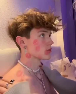 Video sticker 💕 couple_goals_se THE HOT SHOT :: @fStikBot