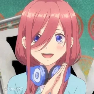 Video sticker 🎧 - ᗷY @ahMshY 𓉮 . Miku Nakano