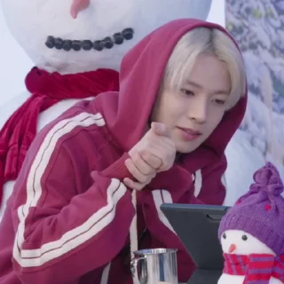 Video sticker 🫗 ◟‌‌‌‌‌‌‌‌‌  r𝖺s𝗉𝖻𝖾rr𝗒    ᎓‌  @DewPack  ◞