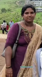 Video sticker 🌟 Reshma raandi ko viral karo :: @fStikBot