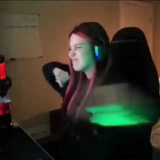 Video sticker 😡 акулич @teaxli :: @fStikBot