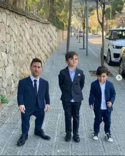 Sticker 😂 Messi Chiquito @XNunezz
