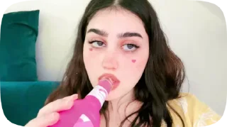 Video sticker 🌟 🥤: @ouoou - @ucucc