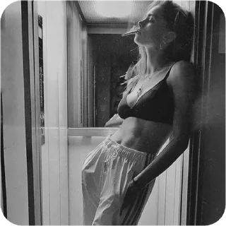 Video sticker 🩹 ‏┄༻.ᏃᕱᏒᎩ.༺┄