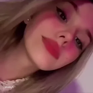 Video sticker 🐳 Girl 10 , @Wallgif