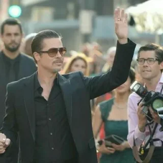 Телеграм стикер ✋ Brad Pitt ¦ @figurinhasWa
