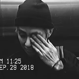 Video sticker 🖤 taehyung [ @helpjki ]