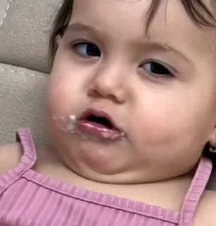 Video sticker 🌟 Cute emoji @MOMIN_C_E_O