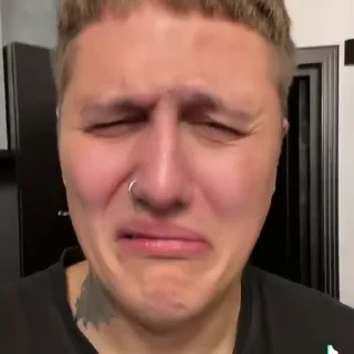 Video sticker 😭 цэмэнэ :: @fStikBot