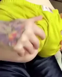 Video sticker ❤️ 𝗟𝗼𝘃𝗲 𝗮𝗻𝗱 𝗛𝗼𝘁 :: @fStikBot