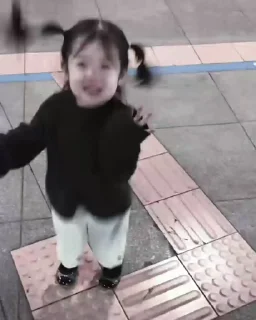 Video sticker 🥳 𝗝𝗼𝘆🍷:: @fStikBot