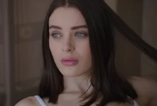 Video sticker 😐 LaNaRhoades By @CariceVanHouten 😈