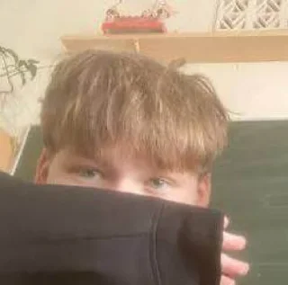 Telegram sticker 😎 даня докс @sozdat_stikery_bot