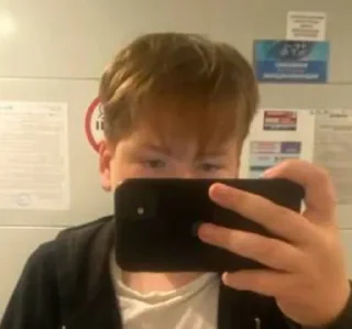 Telegram sticker 😣 даня докс @sozdat_stikery_bot