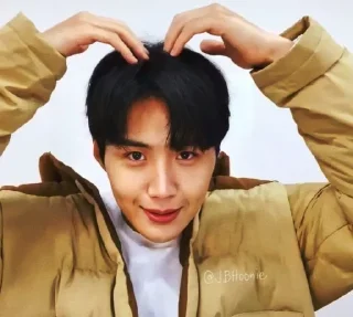 Telegram sticker ❤️ @jonafzan Kim Seon Ho 김선호 Kim Sun Ho