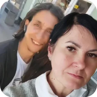 Video sticker 🤳 трітя шкіла :: @fStikBot