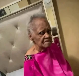 Телеграм стикер 🤩 . @TgEmodziBot