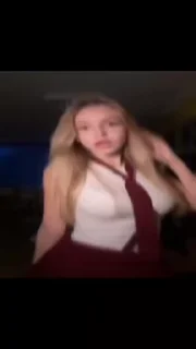 Video sticker 😍 Настя из шгш ➡️ @Ctikerubot