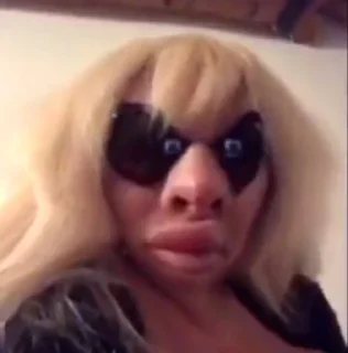 Sticker 👽 elenoire’s reactions