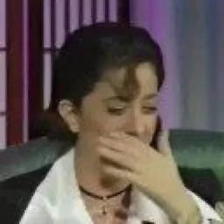 Телеграм стикер 😭 شوء 🤏🏻 𝐁𝐘 : @aljoker_z_e