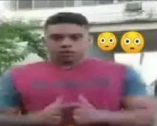 Телеграм стикер 👈 شوء 🤏🏻 𝐁𝐘 : @aljoker_z_e