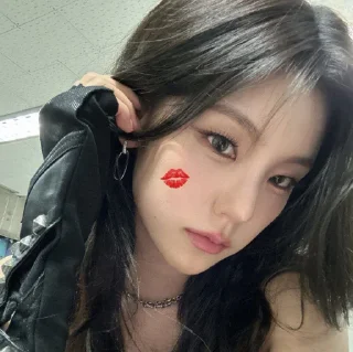 Telegram sticker 🤩 @yejest