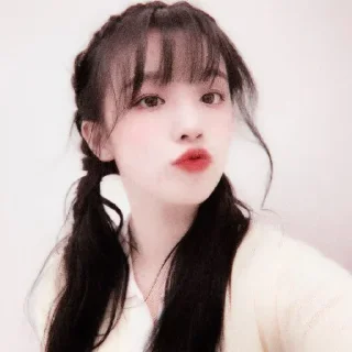 Video sticker 🩰 被，song yuqi 、@convolving 。