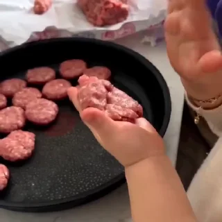 Video sticker 🫧 Babyبچهhvhv