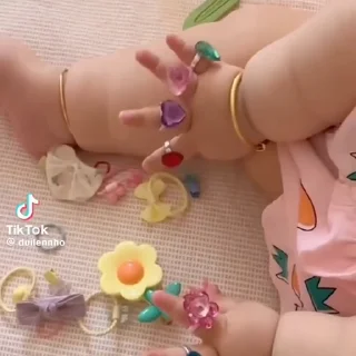 Video sticker 🫧 Babyبچهhvhv