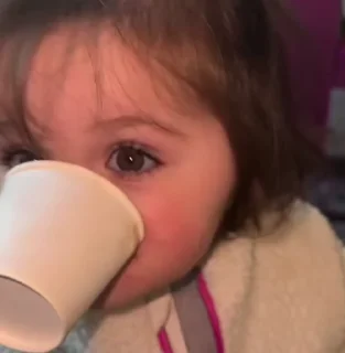 Video sticker 🧁 Dark • @DXTXDT