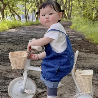 Video sticker 😶 小孩表情包点击 @shayudidibiaoqing