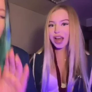 Video sticker 😜 ксеша шгш  @ceddber ➡️ @EmojiRuBot