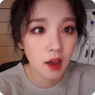 Sticker 🌚 ⤑«🌚» Yuqi @loreneki :: @fStikBot