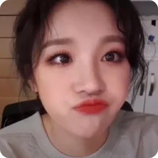 Telegram sticker 🌚 ⤑«🌚» Yuqi @loreneki :: @fStikBot