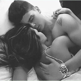 Телеграм стикер 😀 Romance kiss