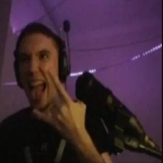 Video sticker 🤘 @fckthereal  シイスキ