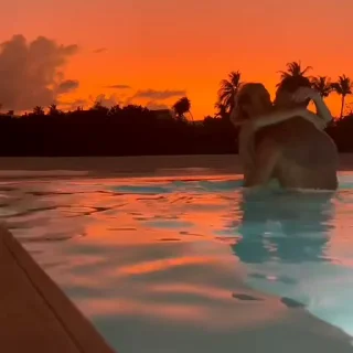Телеграм стикер 🎈 CH: @zzzzcz   . BoT: @ZaZBoT