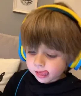 Telegram sticker 🈂 دانتي عمكم😹✌🏽