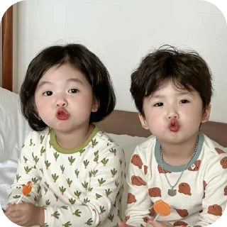 Telegram stiker 👤 Baby Malukinho & Cora
