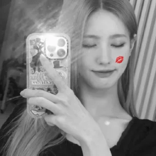 Telegram sticker 💋 my gf @CM1YE0N